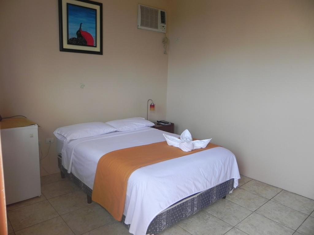 Hostal La Posada De Jose Carlos Puerto Baquerizo Moreno Room photo