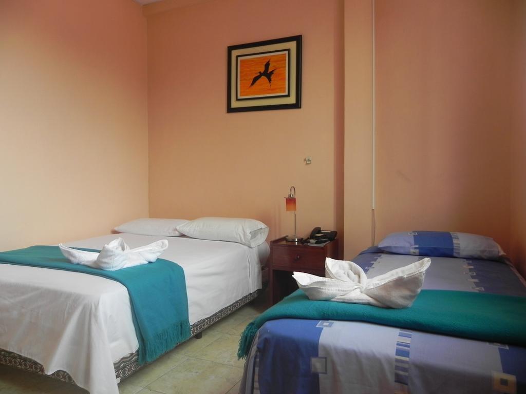 Hostal La Posada De Jose Carlos Puerto Baquerizo Moreno Room photo