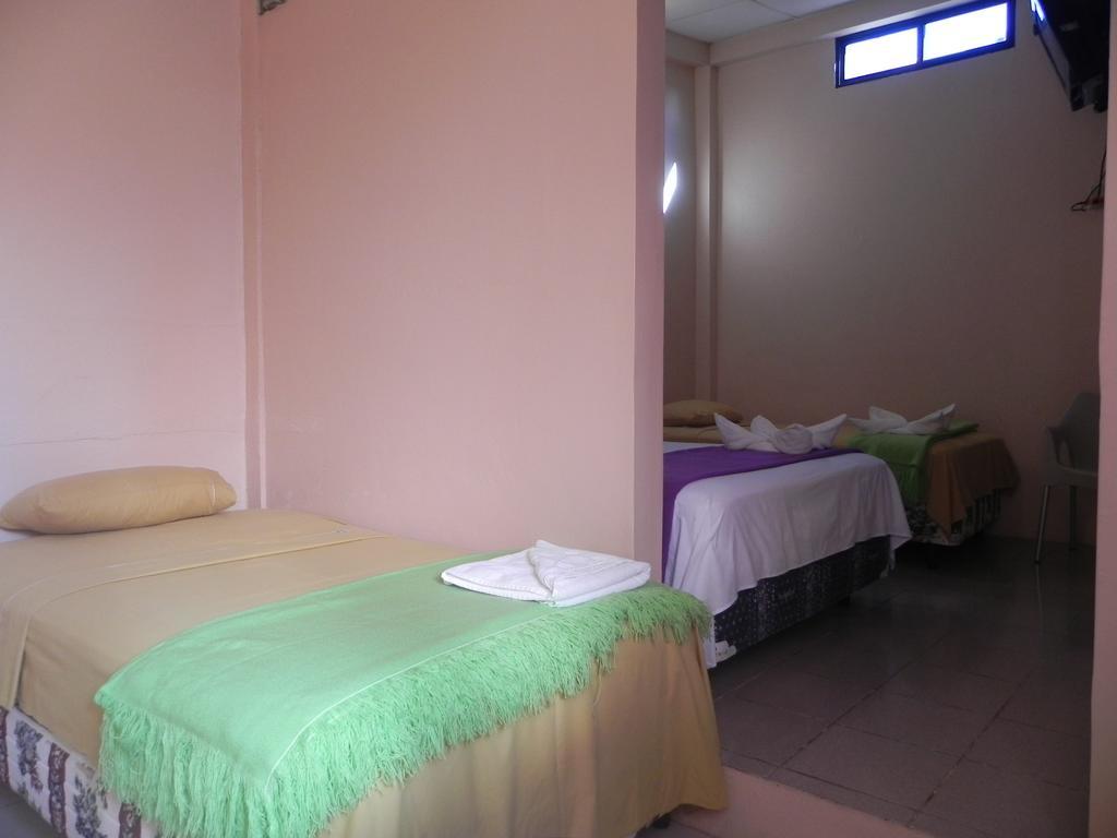 Hostal La Posada De Jose Carlos Puerto Baquerizo Moreno Room photo