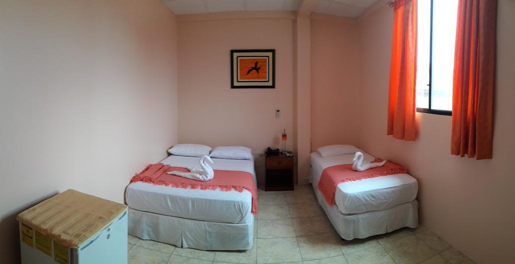 Hostal La Posada De Jose Carlos Puerto Baquerizo Moreno Exterior photo