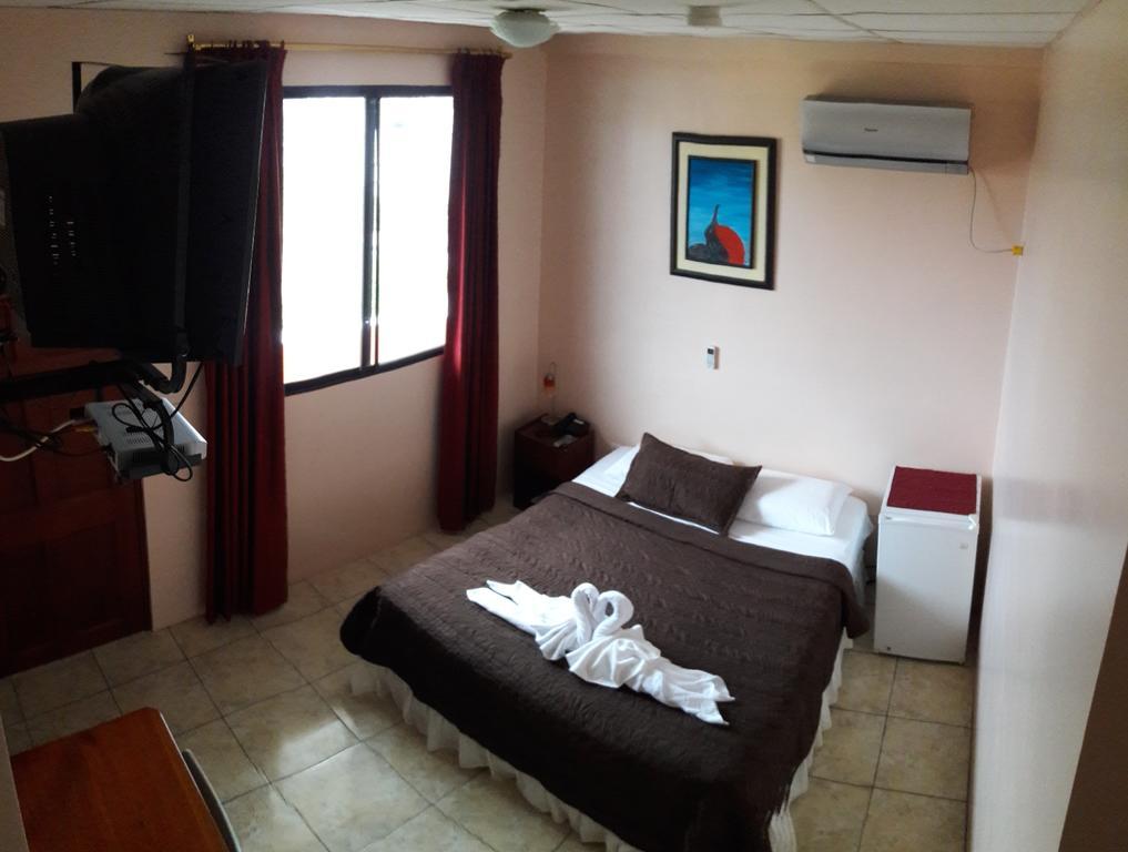 Hostal La Posada De Jose Carlos Puerto Baquerizo Moreno Exterior photo